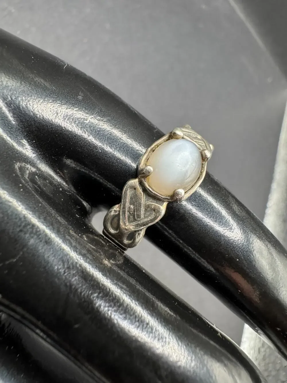 Vtg Sterling Silver 925 Signed Moonstone Irish Celtic Knot Ring Size 10.5